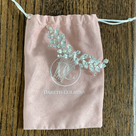 Dareth Colburn Crystal Leaf Comb Hair Accessory - Picture 4 of 4